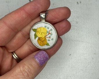 Hand embroidered floral necklace - vintage inspired, yellow roses, silver setting