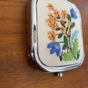 Floral Compact Mirror hand embroidered, whimsical, flowers, garden, bouquet image 3