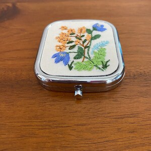 Floral Compact Mirror hand embroidered, whimsical, flowers, garden, bouquet image 2