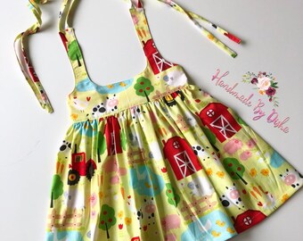 RTS size 5/6, girls barn animals pinafore, farm Animals pinafore dress.