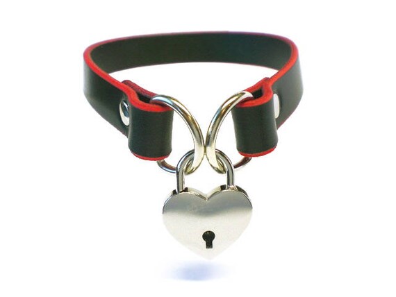 Collier BDSM Collar Cuir avec Coeur