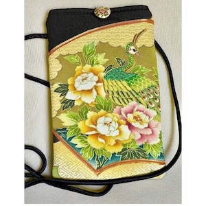 Borsa a tracolla, borsa per cellulare, borsa da sera in seta nera, borsa da sera ricamata a mano, borsa kimono in seta nera, pavone e peonie