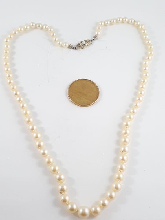 Graduated Pearl Necklace Vintage  Mid-Century Gra… - image 1