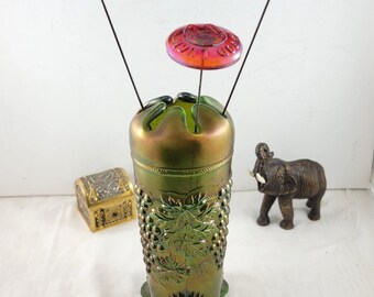 Soporte para alfileres de sombrero de cristal carnaval Northwood Green "Uva y Cable" Incluye 3 alfileres de sombrero