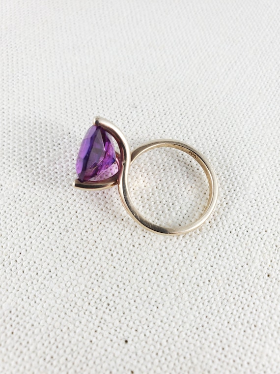 Vintage Sterling Silver Ladies Ring with Round Purple Cabochon Stone Sunburst Style Size 7