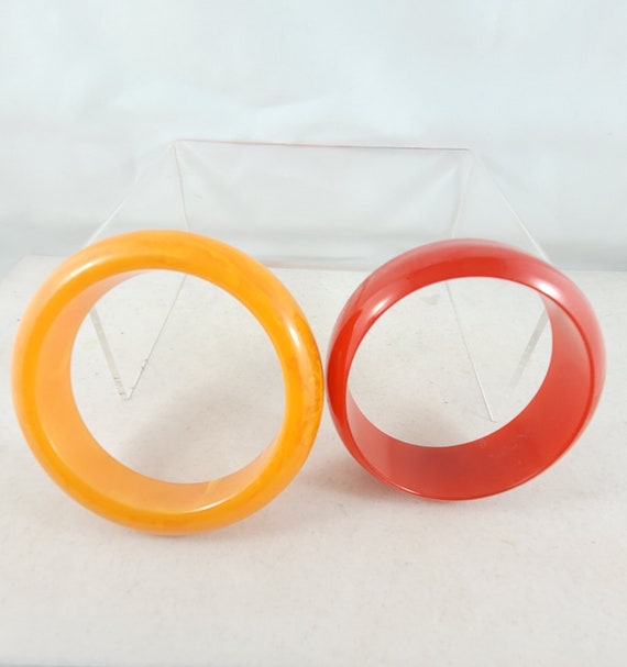 Two Bakelite Bangles Vintage Two Large  Bakelite … - image 4