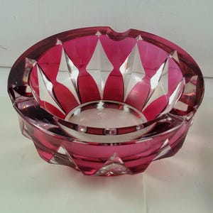 Vintage Mid Century Signed Round Heavy Crystal Ruby Cut to Clear Diamond Motif Ashtray  5 inch Diameter