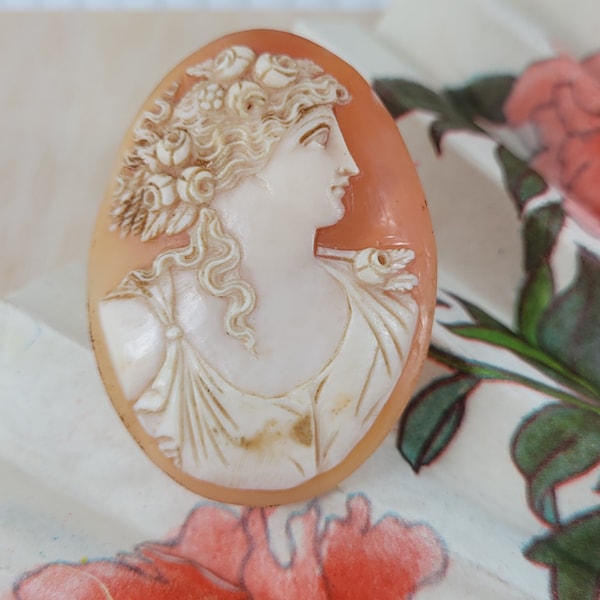 Vintage Hand Carved Shell Cameo Depicting Grecian Goddess Unmounted