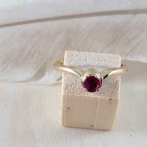 14Kt Ruby Ring Vintage Dainty 14Kt Yellow Gold and Round Faceted Genuine Ruby Ring Size 6.5 Christmas Gift for Her July Birthstone
