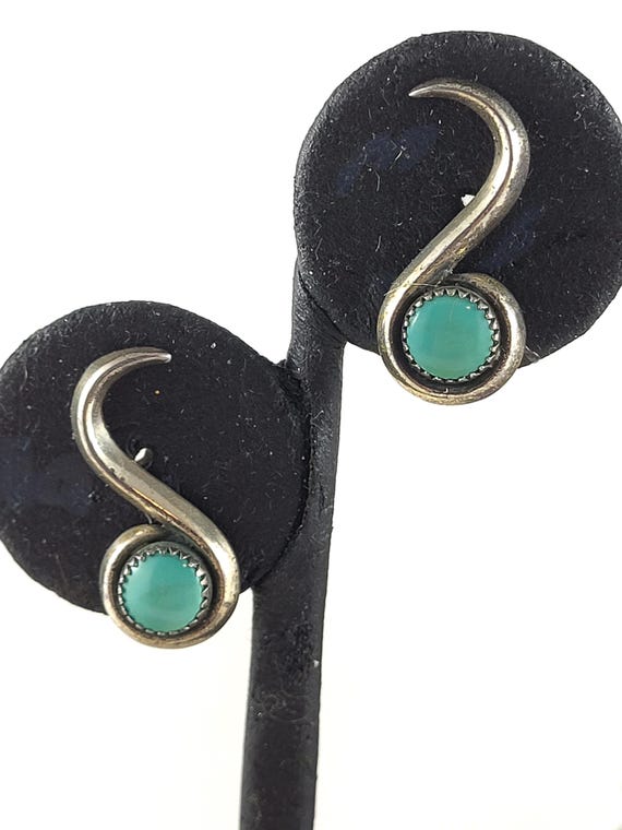 Boucles D’oreille Clip Argenté Vieilli Avec Strass Turquoise Et Blanc – Style Rétro