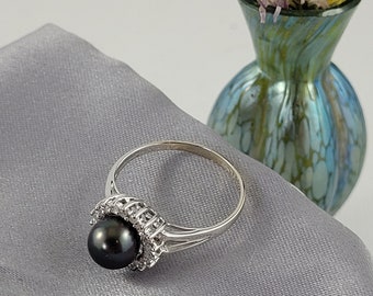 Black Pearl and Diamond Ring Vintage14Kt White Gold Set with a Cultured Black Pearl and 18 Diamond Halo Ring Size 7