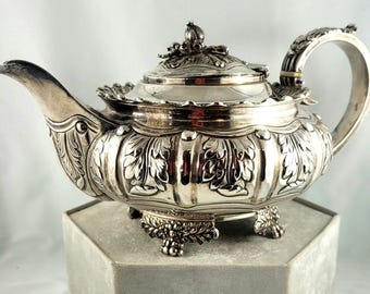 シルバー＆フレミングの銀メッキティーポット、ビクトリア時代の彫金