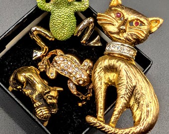 Its Raining Cats and Frogs! Vintage Rhinestone Pins and Rings Set of 4