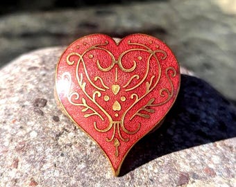 Vintage Metropolitan Museum of Art Enamel Heart Pendant