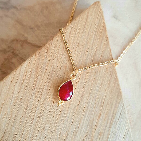 Collier Rubis- Pendentif goutte en pierre naturelle rouge - Ras de cou acier inoxydable or - Cadeau femme