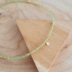 Naszyjnik z peridotem dla kobiet – delikatny naszyjnik choker – złota zawieszka w kształcie łezki – naszyjnik z kamieni naturalnych – prezent dla kobiet