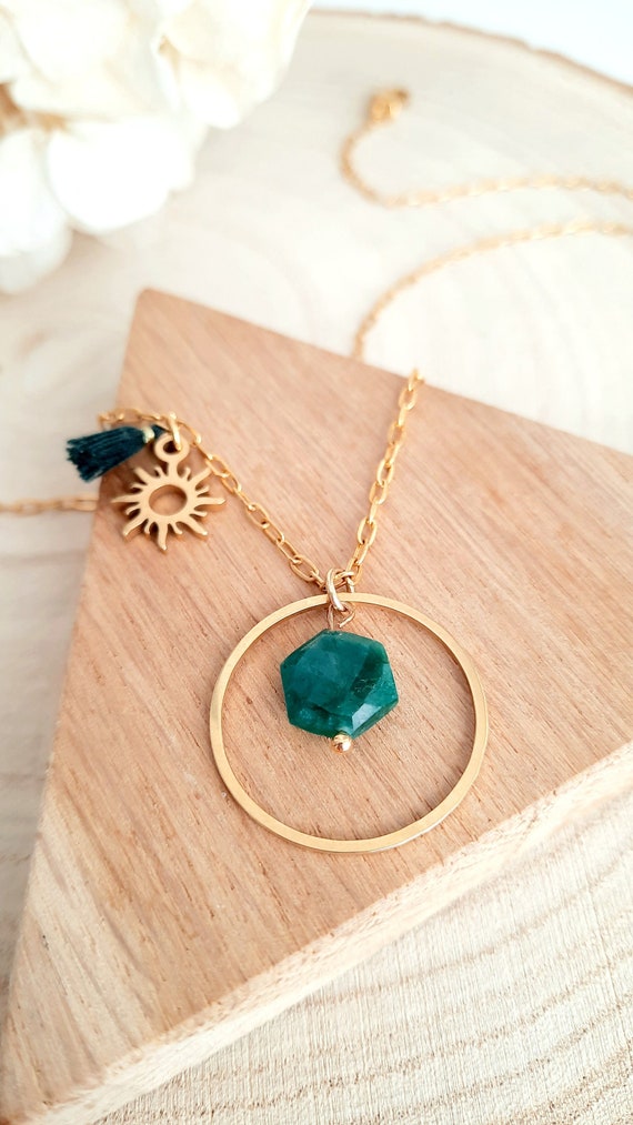 Natural emerald pendant necklace deals