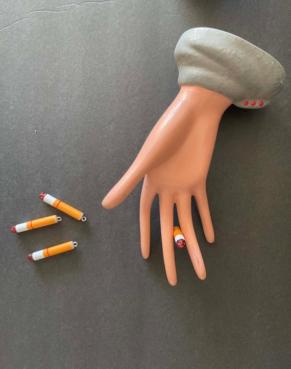 Holy Smokes! 80s CIGARETTE Charms/pendants / Lit Cigarette CHARM / PENDANT  / Kitschy Charm 80s / Smoking Pendant Charm
