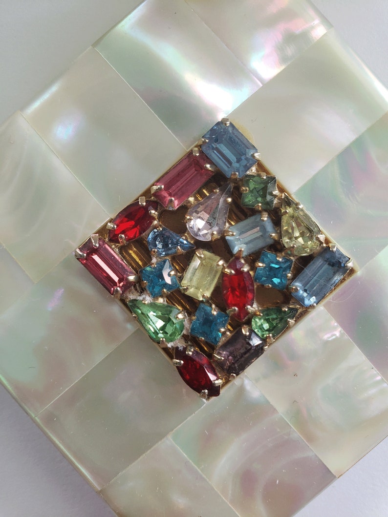 Vintage EVANS mother of pearl MOP bejewelled COMPACT rhinestone and shell or mother of pearl 1950s vintage powder compact original puff