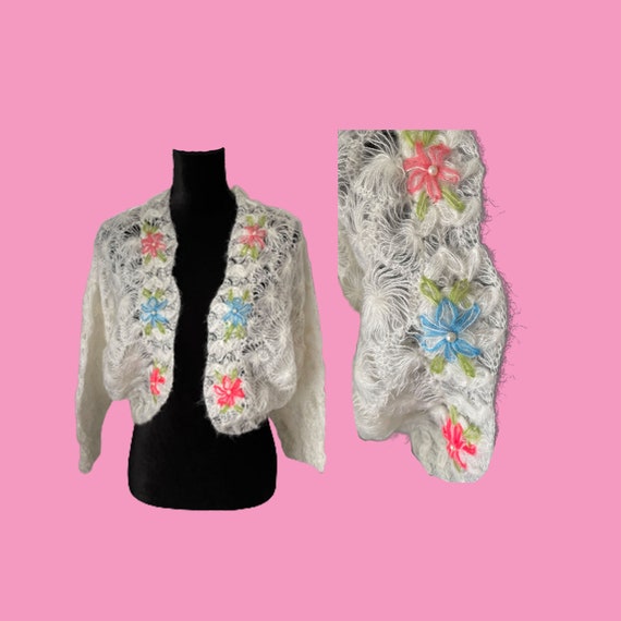 50s white WEBBED KNIT CARDIGAN with floral and pe… - image 1