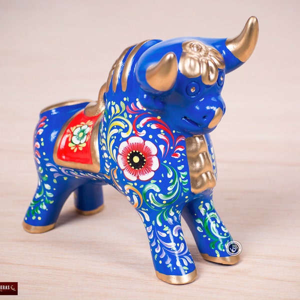 Torito de Pucara peint à la main, sculpture en céramique peinte, Pucara Torito bleu avec motifs floraux, artisanat péruvien, cadeaux uniques