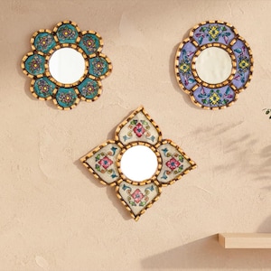 Juego de 3 espejos de pared pequeños - Espejo estilo vintage para galería - Decoración de pared con hojas de bronce en vidrio pintado peruano / EE. UU. Sin impuestos imagen 2
