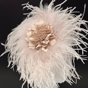 Champagne Beige Feather Fascinate Hat, Kentucky Derby Fascinator Hat, Modern Chic Ostrich Feather Bespoke Headband, Pink Dusty Rose Hat