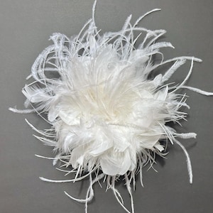 White Feather Brooch Pin, Oversized Ostrich Feather Brooch, White Wedding Feather Hair Clip, White Bridal Brooch,Handmade Feather Brooch Pin