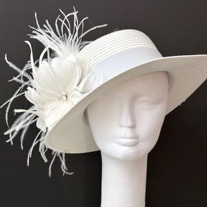 White Party Hat, White Derby Hat, Le Diner en Blanc Fascinator Hat, Church Hat Wedding Mother of the Bride Hat, Summer Derby Feather Hat