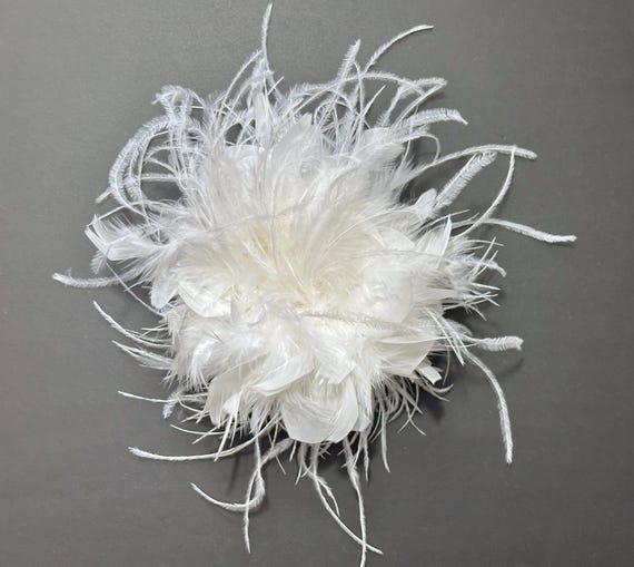 White Feather Oversized Brooch Pin, Ostrich Feather Brooch, White Wedding Feather Hair Clip, White Bridal Brooch,Handmade Feather Brooch Pin