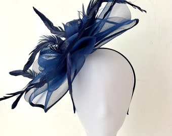 Chapeau bibi Kentucky bleu marine Derby, bibi chapeau église bleu, bibi plume bleu marine mariage, chapeau Derby transparent Tea Party