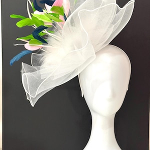White and Coral Fascinator Hat - Etsy display picture 1