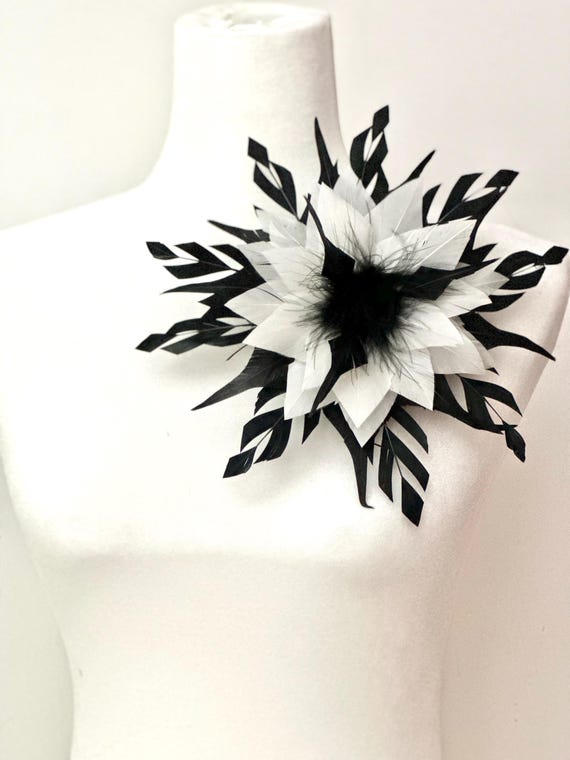 Black White Feather Brooch, 3D Feather Brooch Pin: Geometric 3D Black and White Boutonniere Pin