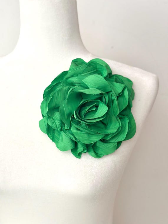 Big Flower Brooch Green Flower  boutonniere pin, Fuchsia Pink Flower Pin, Chiffon Flower Christmas Brooch Pin: Statement Boutonniere