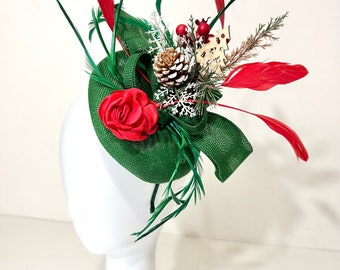 Christmas Fascinator Hat, Green Red Christmas Fascinator Headband,Holly Headband, Red Fascinate Headband,Christmas Wedding Fascinator Hat