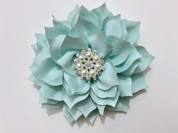 Pale Mint Flower Hair Clip, Wedding Kentucky Derby Fascinator Mint Green Feather Bridal Feather Flower Hairpiece, Spring Flower Clips