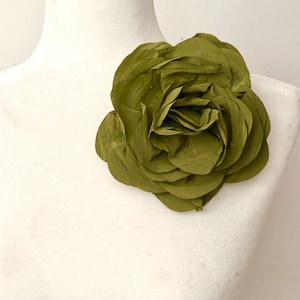 Stor blomma nål, olivgrön, senapsgul, blågrön dammrosa fuchsia svart blomma brosch nål, iögonfallande boutonniere, corsage nål, alla färger