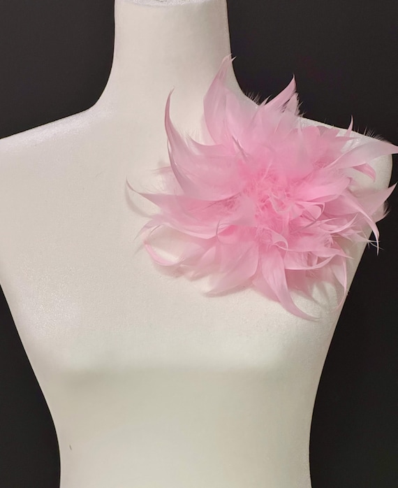 Pink Feather Brooch Pin, Oversized Feather boutonniere pin, Dusty Rose Mauve Pink Feather Pin, Dark Green  3D Feather Pin Brooch Corsage