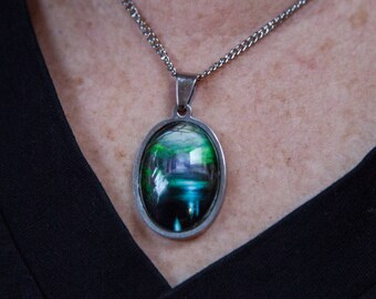 Art jewelery - Stainless steel pendant and necklace, with art reproduction and glass dome cabochon