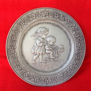Spielende Kinder Hallmark Pewter Plate 1983 Teller Limitierte Ausgabe Hallmark Pewter Plate Little Gallery Pewter. Ein E. Cunningham Zitat