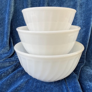 Fire King Milk Glass Swirl 3 Piece bowl Set White Mixing Bowls 6&quot; 7&quot; 8&quot;