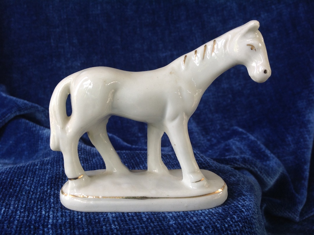 白馬の置物 白ポニーの置物 中国製 馬のコレクターズアイテム - Etsy 日本