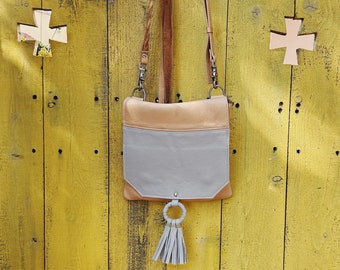 Borsa a tracolla con nappe Nicks - marrone chiaro e grigio