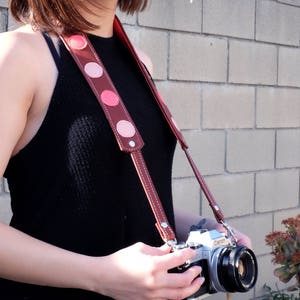 Pepper Circle Camera Strap image 2