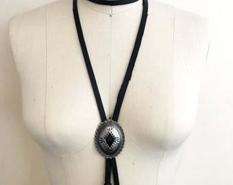 Asher Bolo Wrap Choker