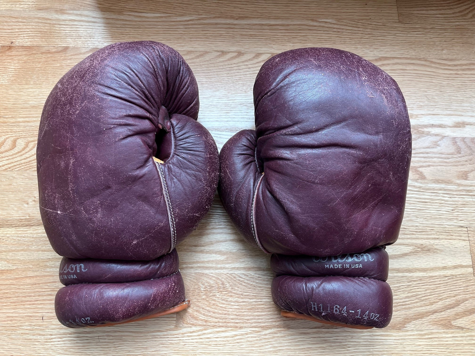 Vintage 1940/50s Wilson H1164 - 14oz Boxing Gloves, Made in the