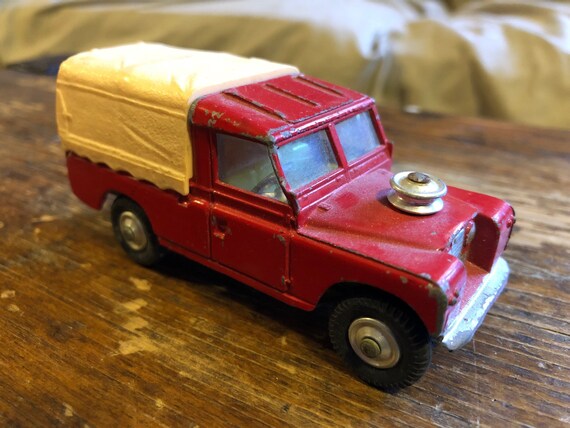 toy land rover