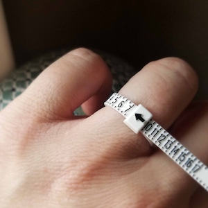 Stacking Ring Sizer | Find Your Ring Size at Home | Finger Sizer, Reusable Plastic Measuring Tool, Sizes 1-17, Adjustable Ring Size Finder