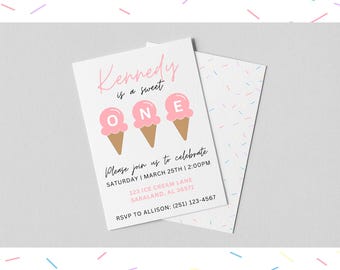 Peut inclure: Invitation à une fête d'anniversaire sur le thème du cornet de glace rose et blanc avec le texte "Kennedy is a sweet one" et un graphique de trois cornets de glace avec les lettres "O", "N" et "E" sur le dessus. L'invitation comprend la date, l'heure et le lieu de la fête.