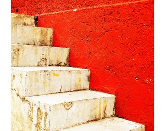 Stadtfotografie in Farbe. Treppen und rote Wand, Mexiko, druckbarer digitaler Sofort-Download
